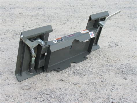 mini universal skid steer adapter